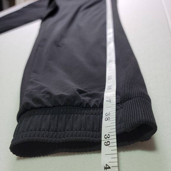 Athleta Brooklyn Women’s 12 Black Fleece Lined Jogger Sweatpants Zip Pockets - Picture 7 of 9